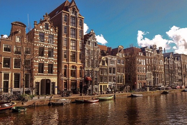 オランダ　アムステルダム　海外移住　生活費　予算